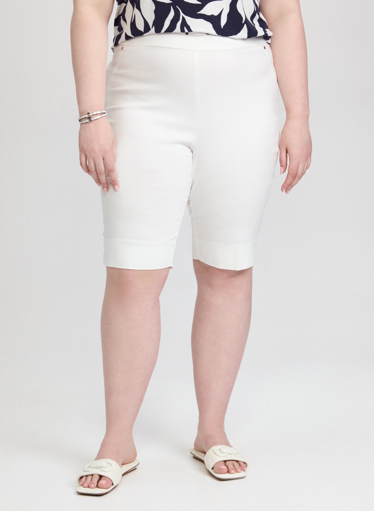 Paisley Garden Pull-On Bermuda Short