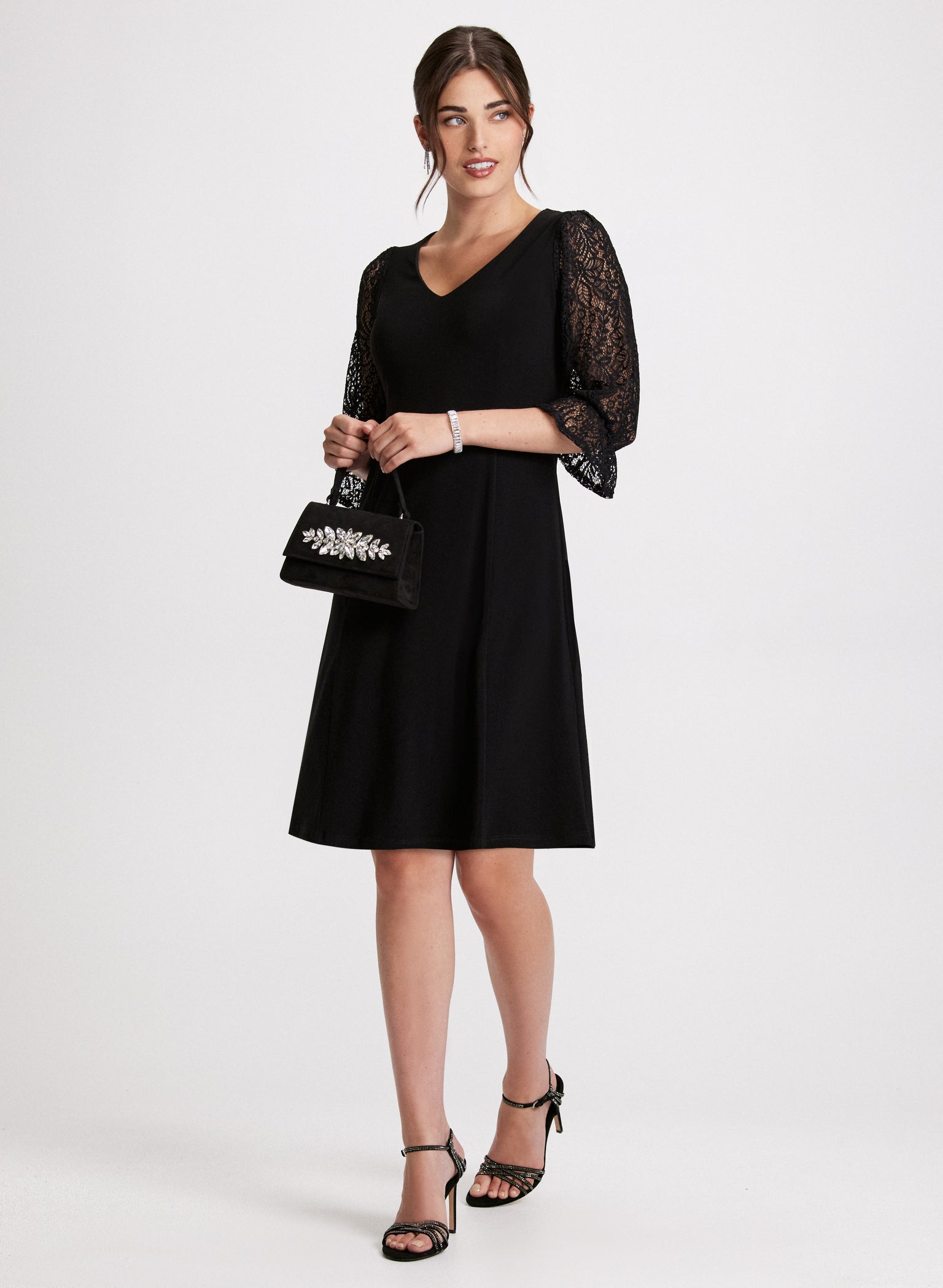 Women's lace-embroidered V-neck sleeveless dress main image 1