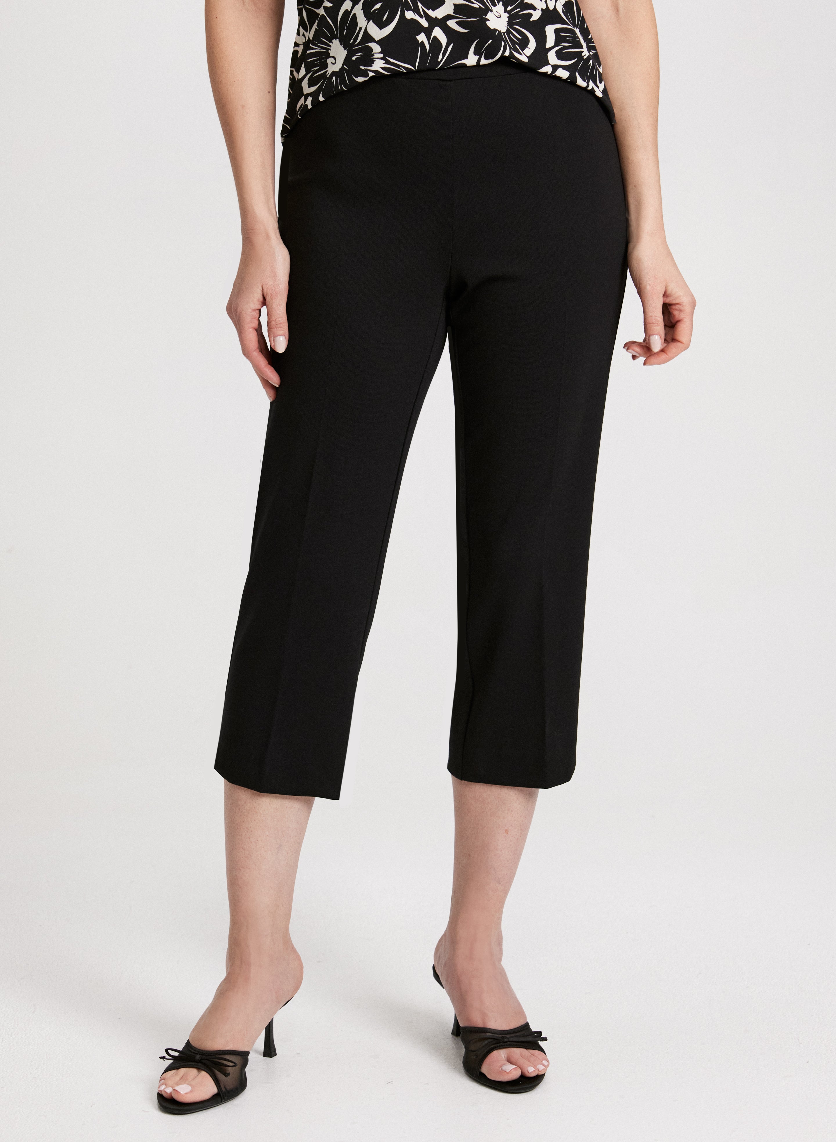 Slit Detail Straight-Leg Capris