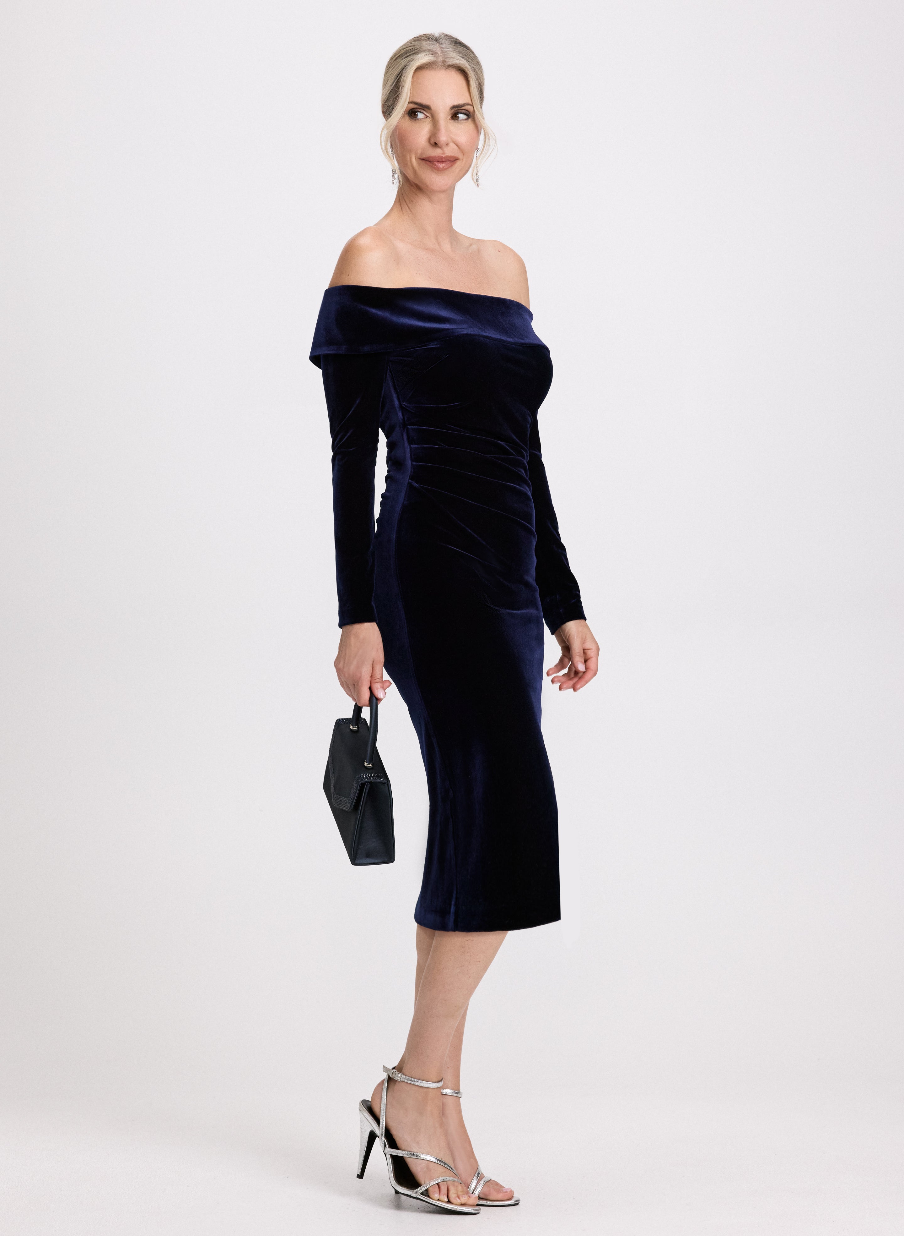 Off-The-Shoulder Velvet Dress Off-The-Shoulder Velvet Dress
