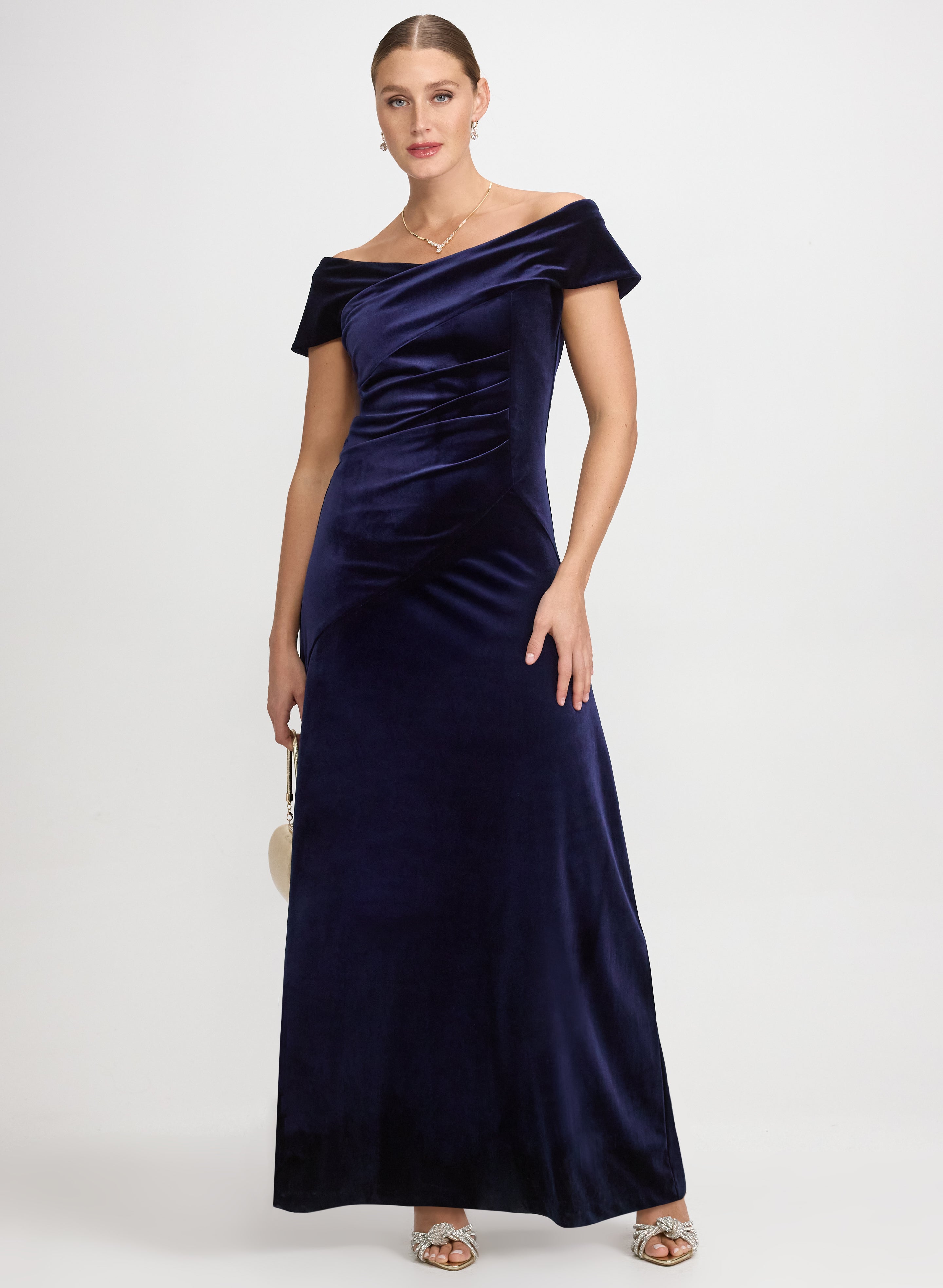 Off-The-Shoulder Velvet Dress Off-The-Shoulder Velvet Dress
