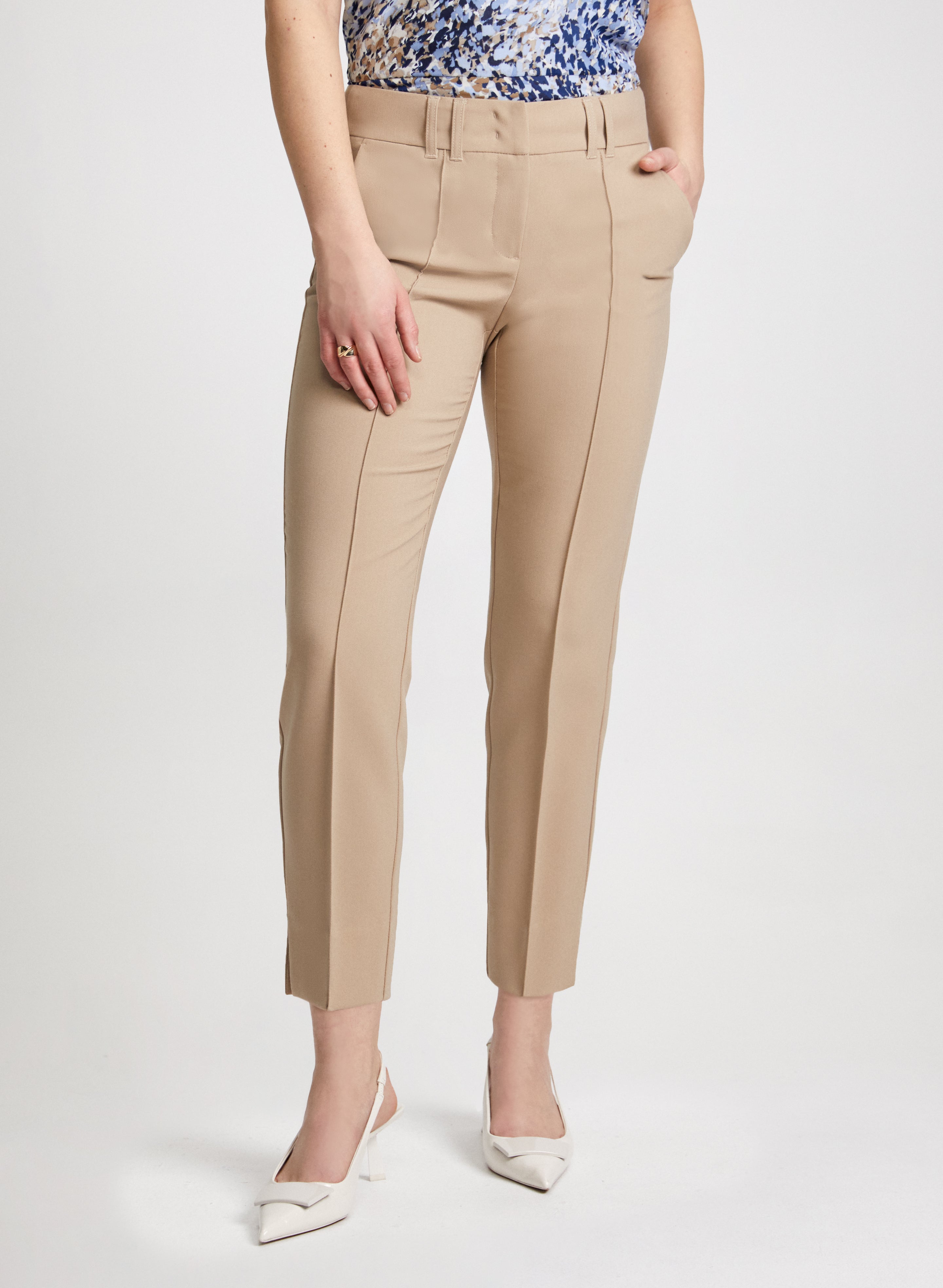 City Fit Slim Leg Pants