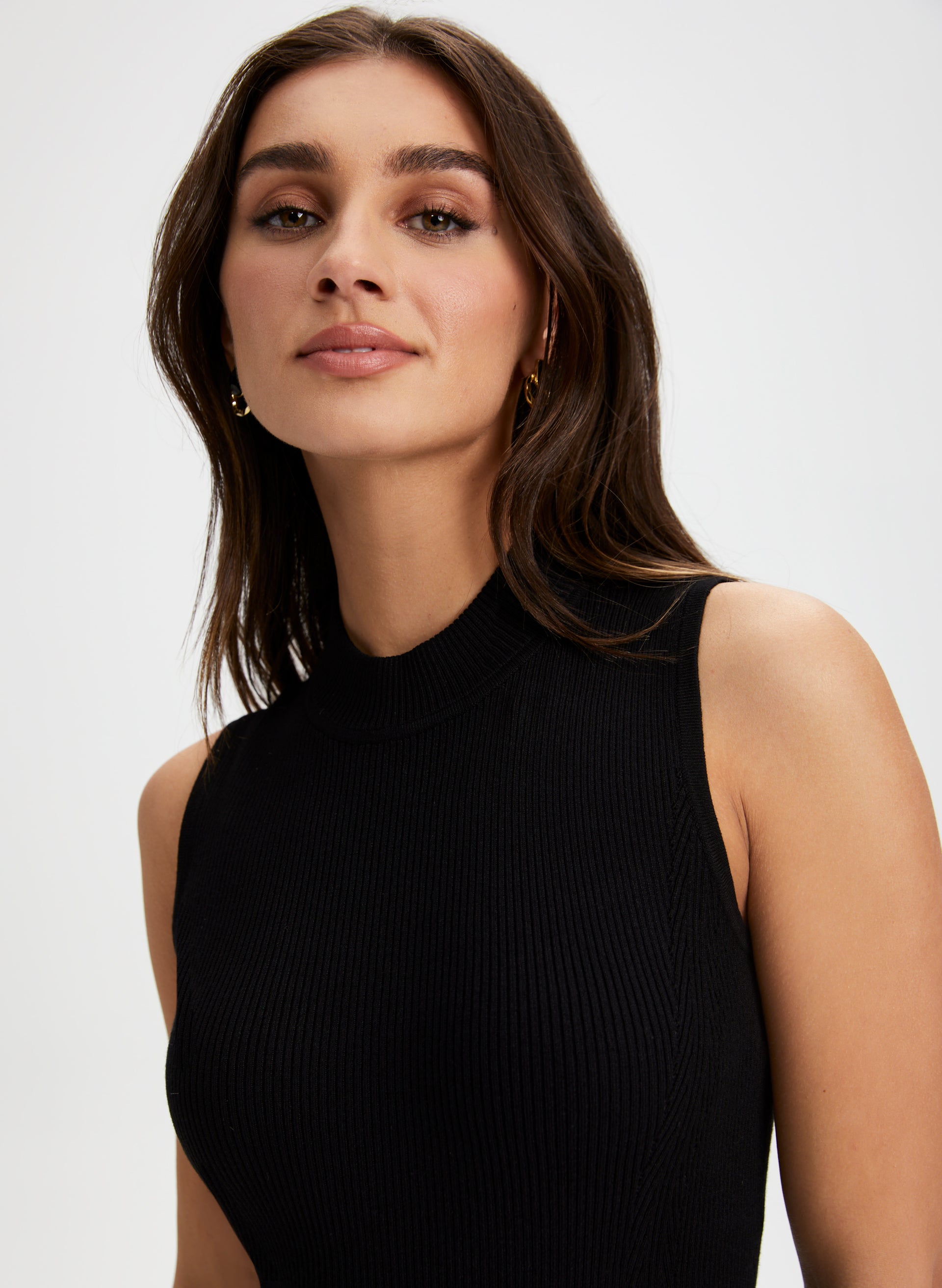 Black sleeveless mock neck hotsell