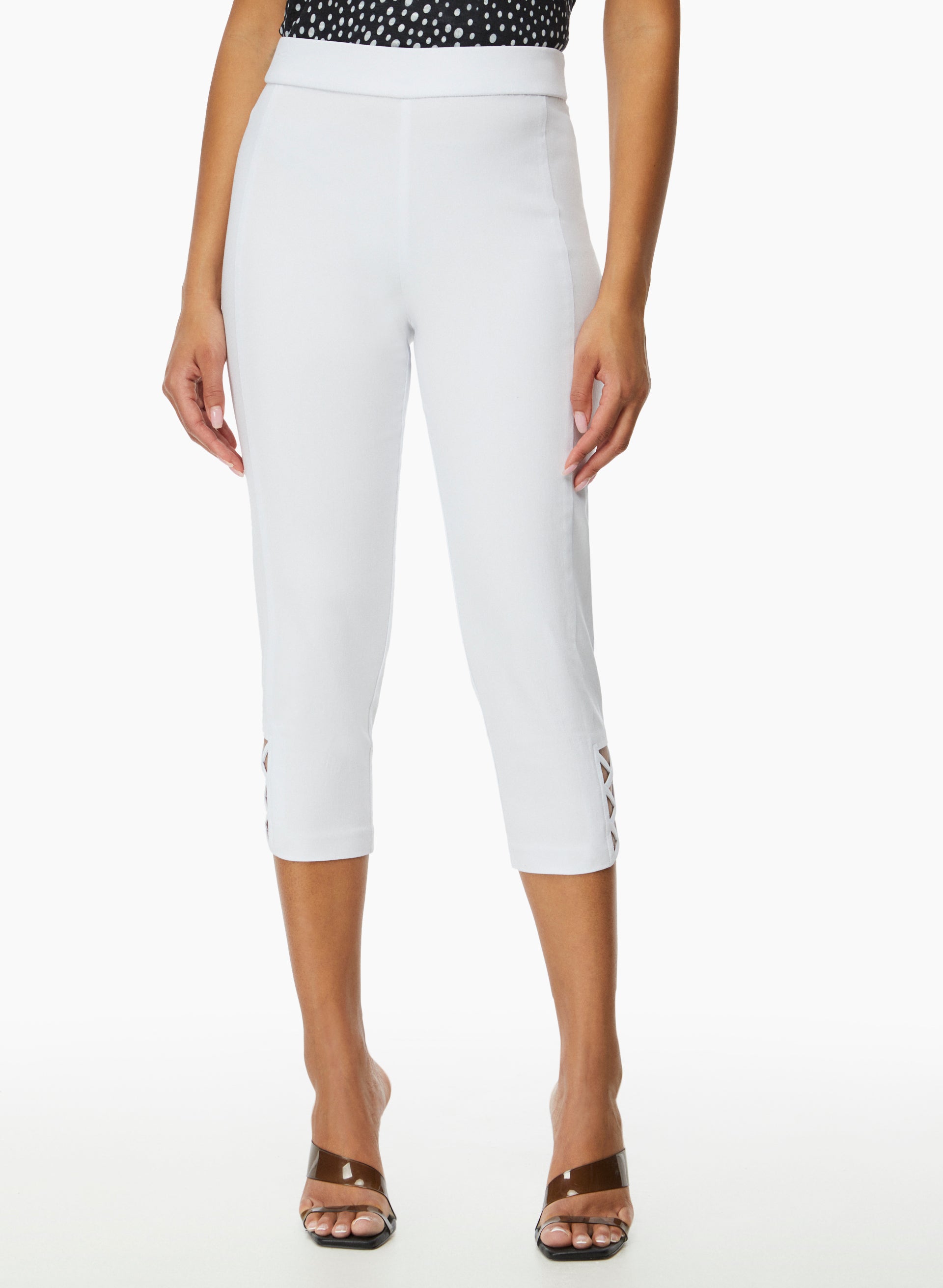 Capris canada top