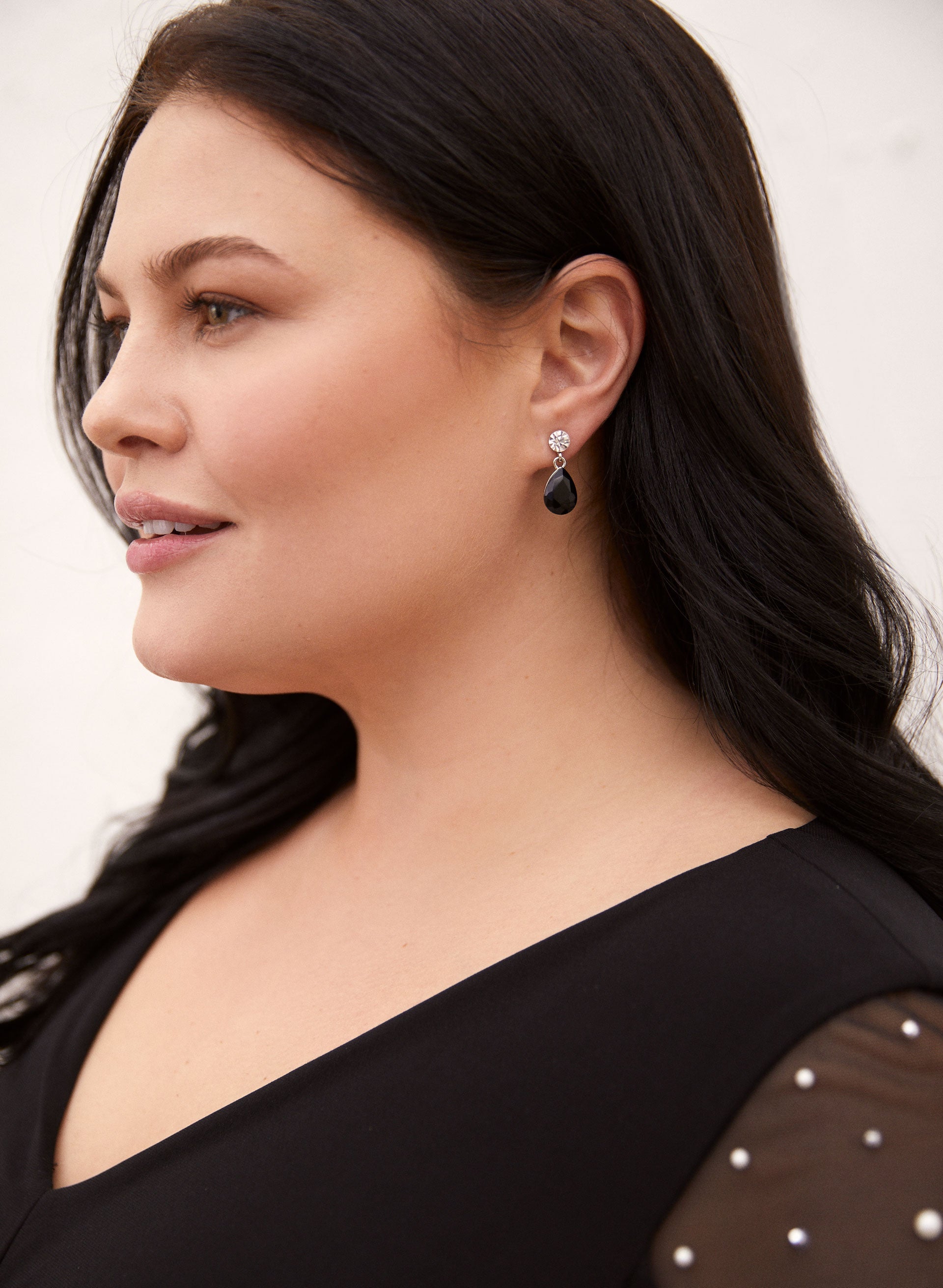Black stone dangle earrings deals