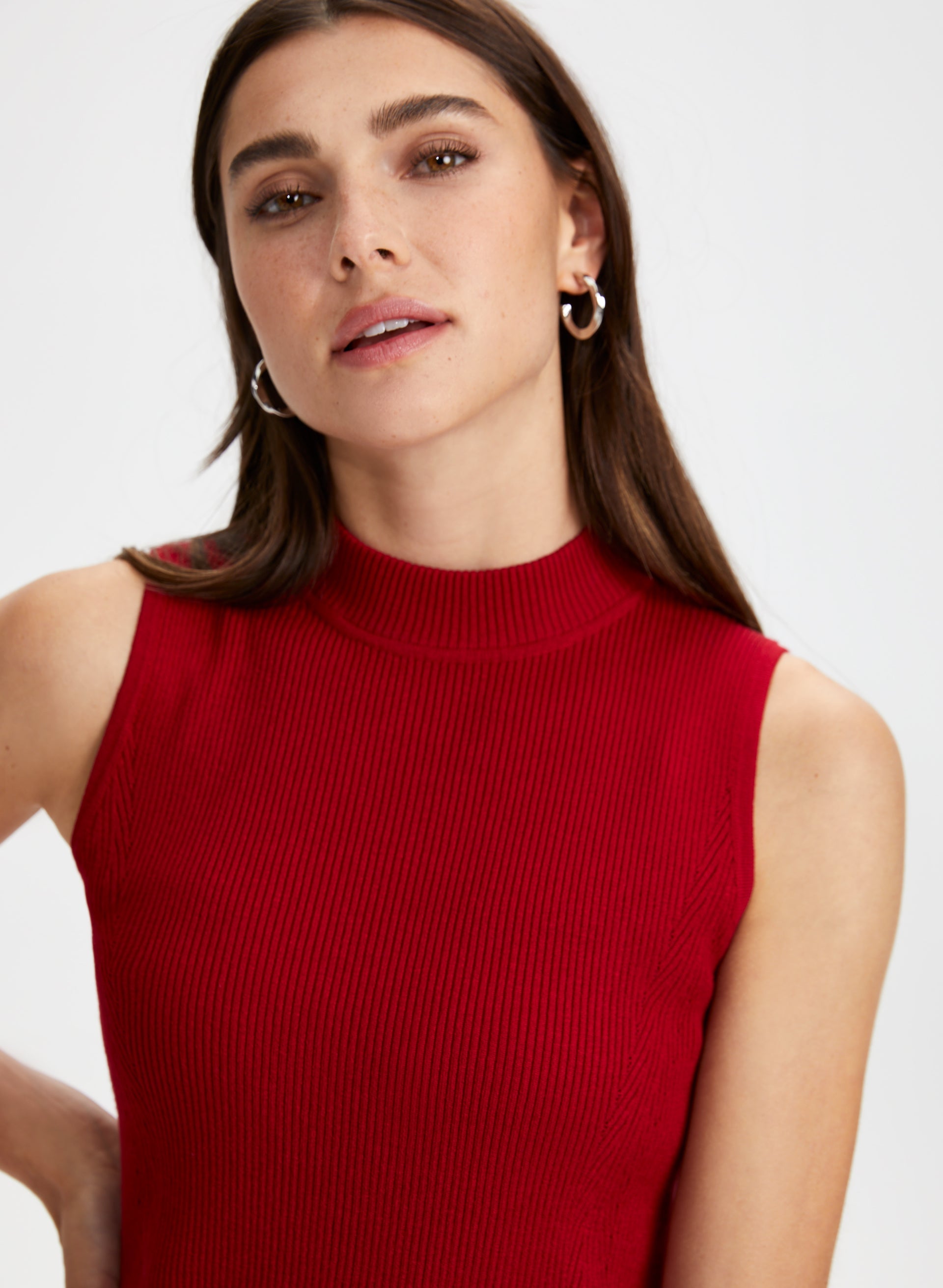Laura Petites Women s Rayon Nylon Sleeveless Mock Neck Sweater in Lipstick Red Size Small