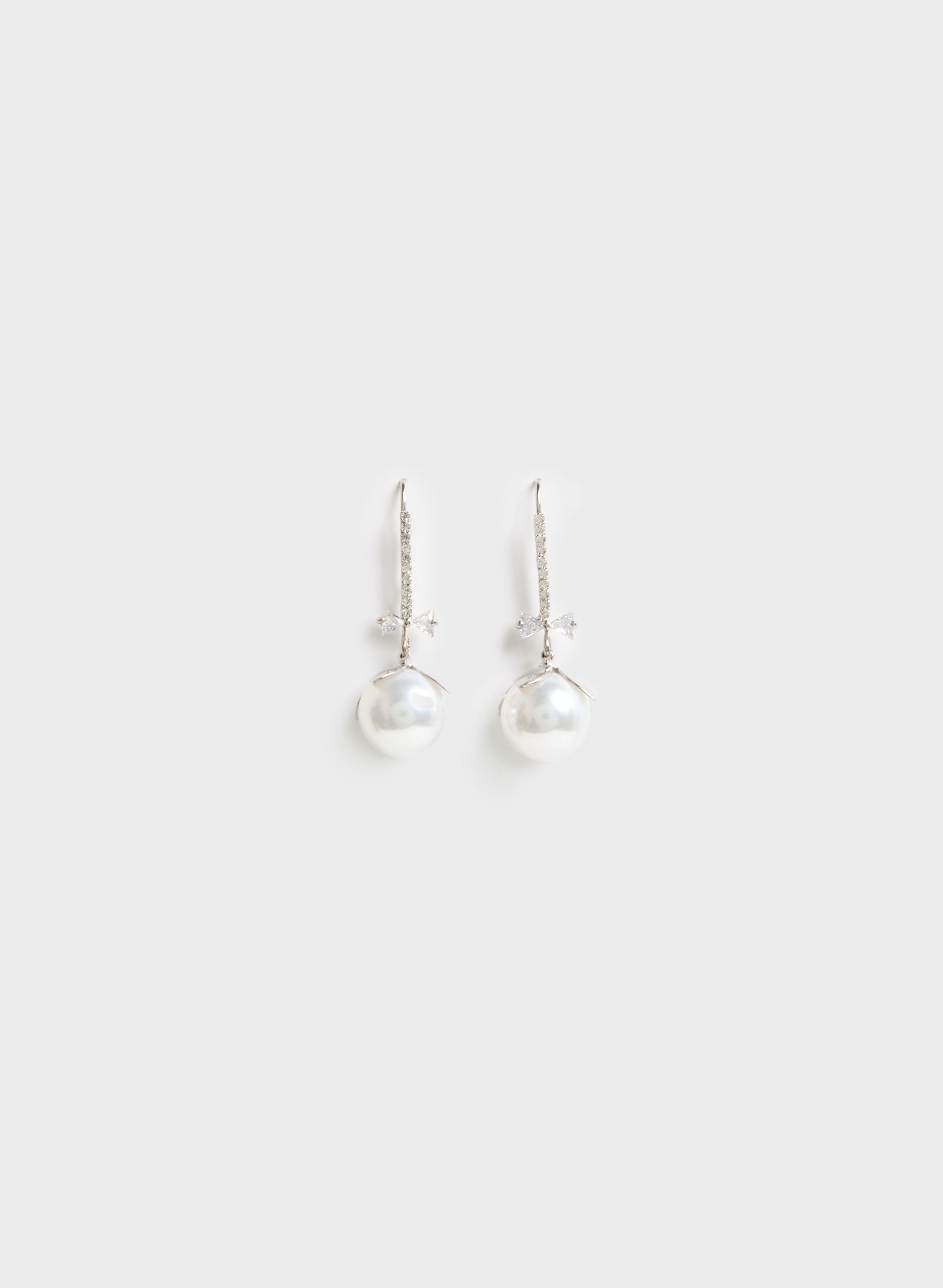 Linear Earrings With Faux Pearl