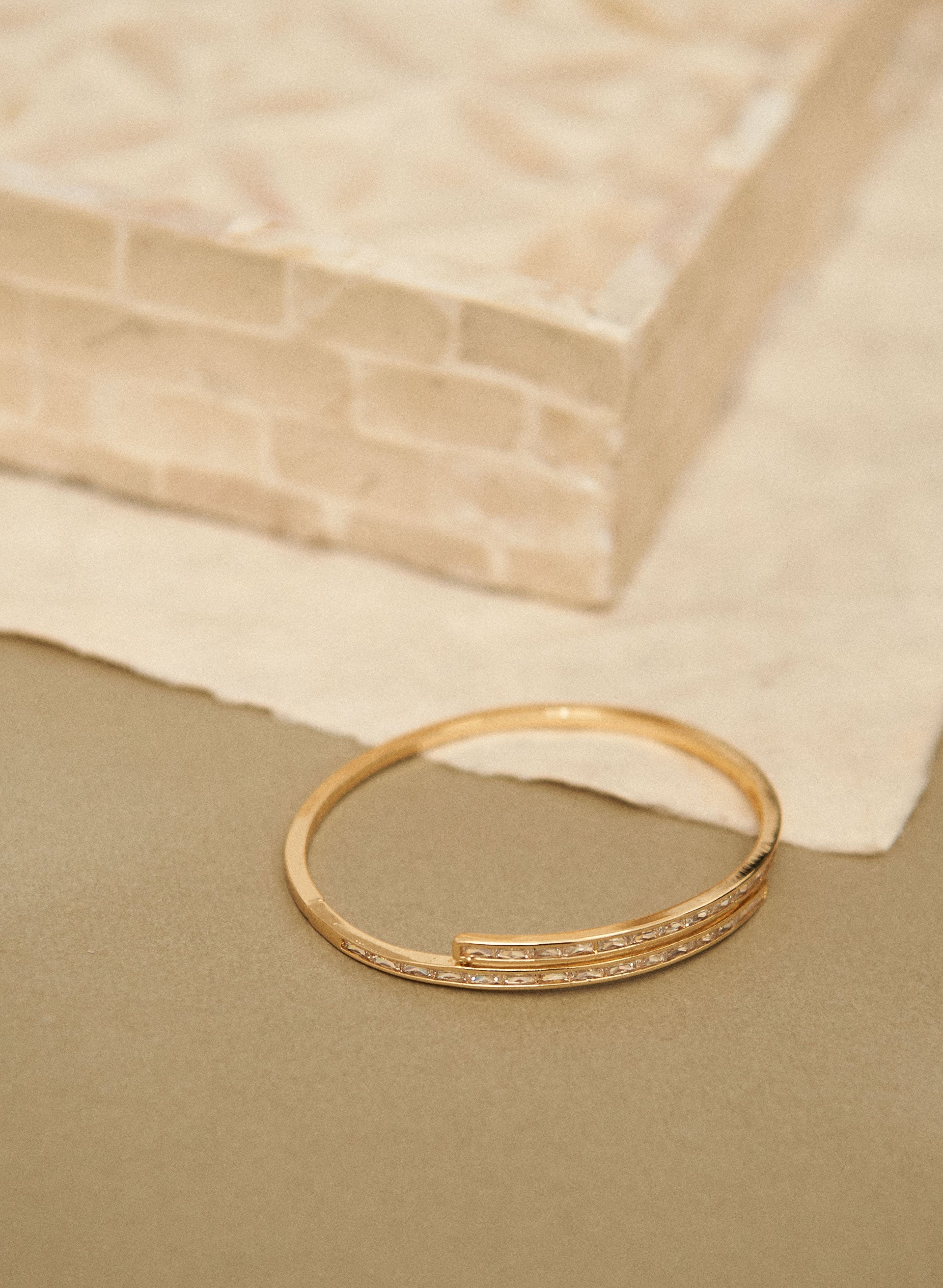 Gold bangle hinged bracelet clearance