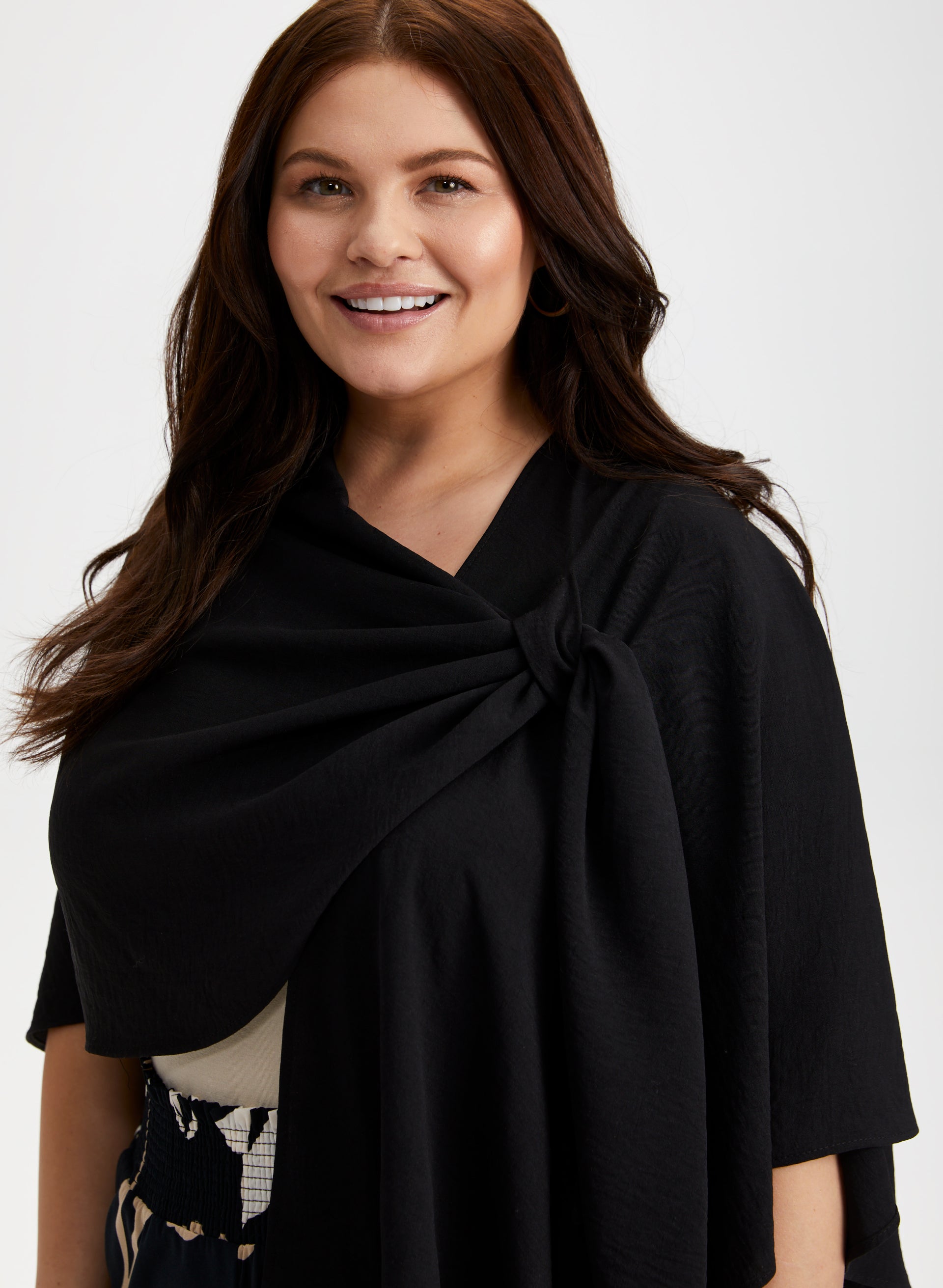 Accessories Women s Polyester Textured Crepe Shawl in Black Size 0