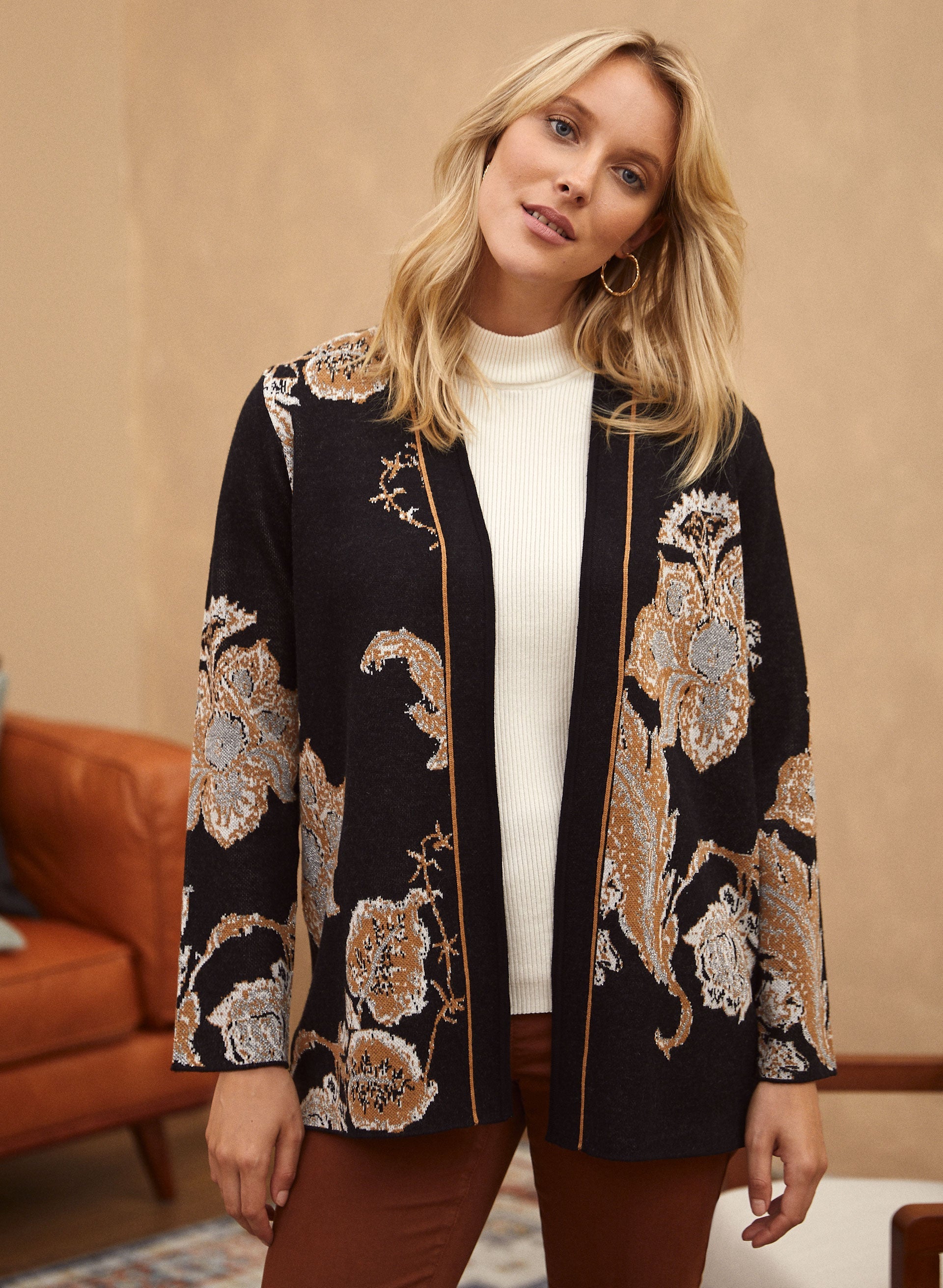 Floral Motif Jacquard Cardigan