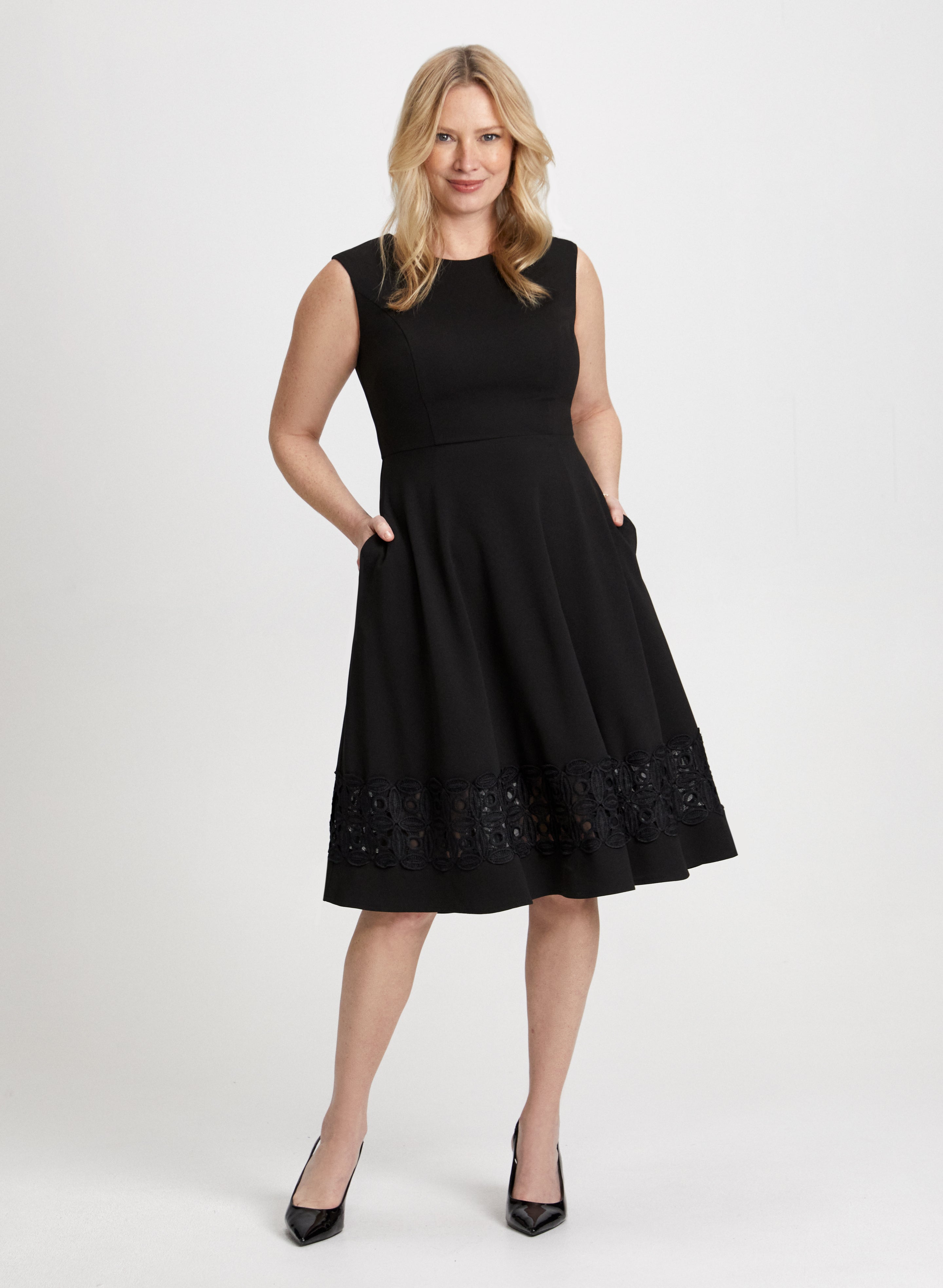 Laura Women s Polyester Spandex Lace Trim Dress in Black Size 4