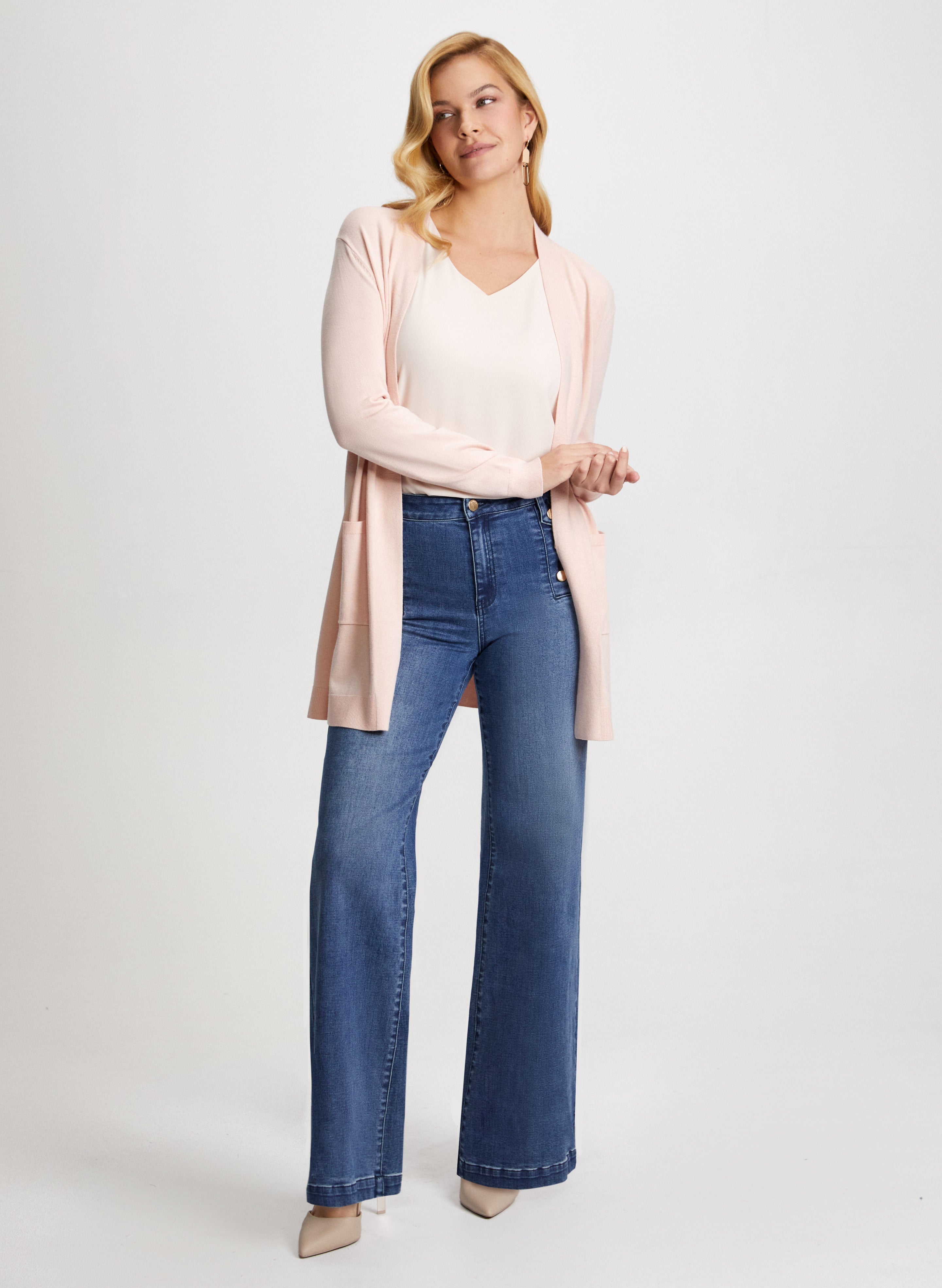 High waisted jeans with cardigan 2025